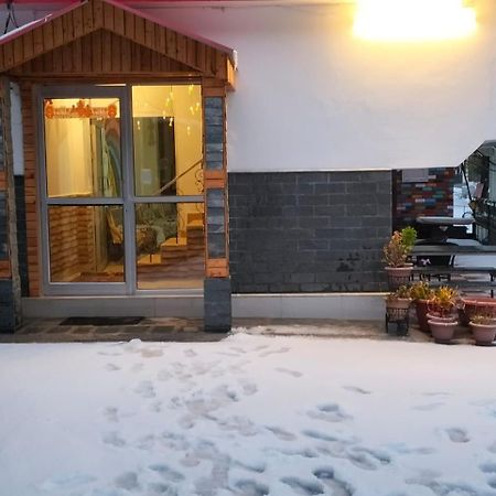 Aman Inn Dharamshala Buitenkant foto