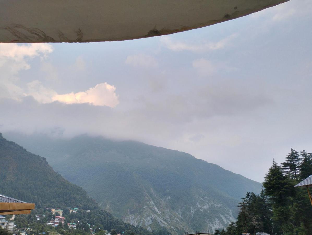 Aman Inn Dharamshala Buitenkant foto