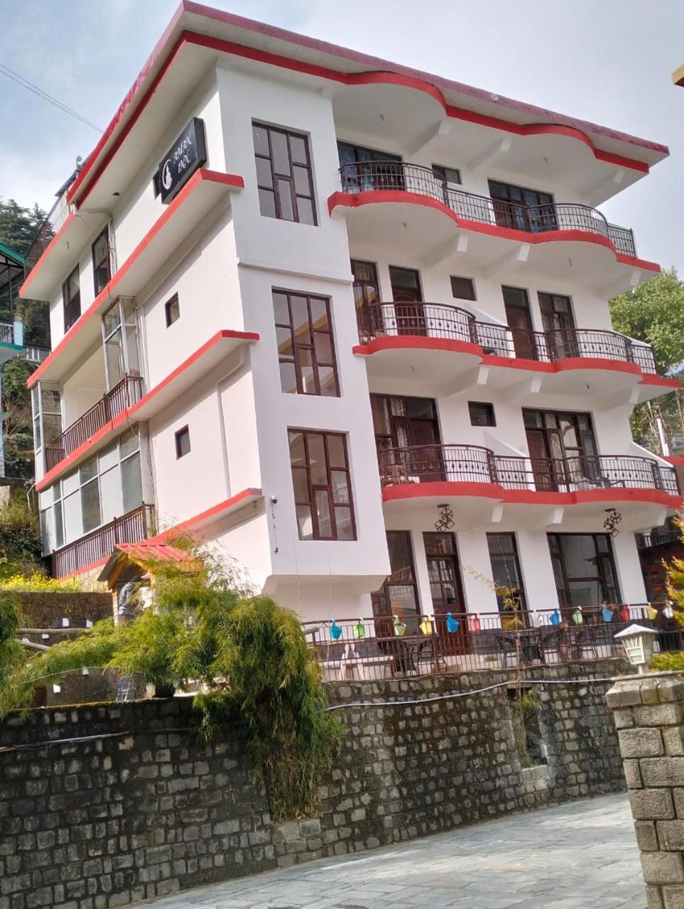 Aman Inn Dharamshala Buitenkant foto
