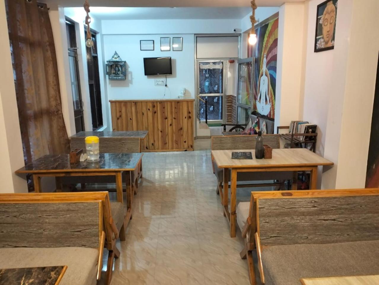 Aman Inn Dharamshala Buitenkant foto