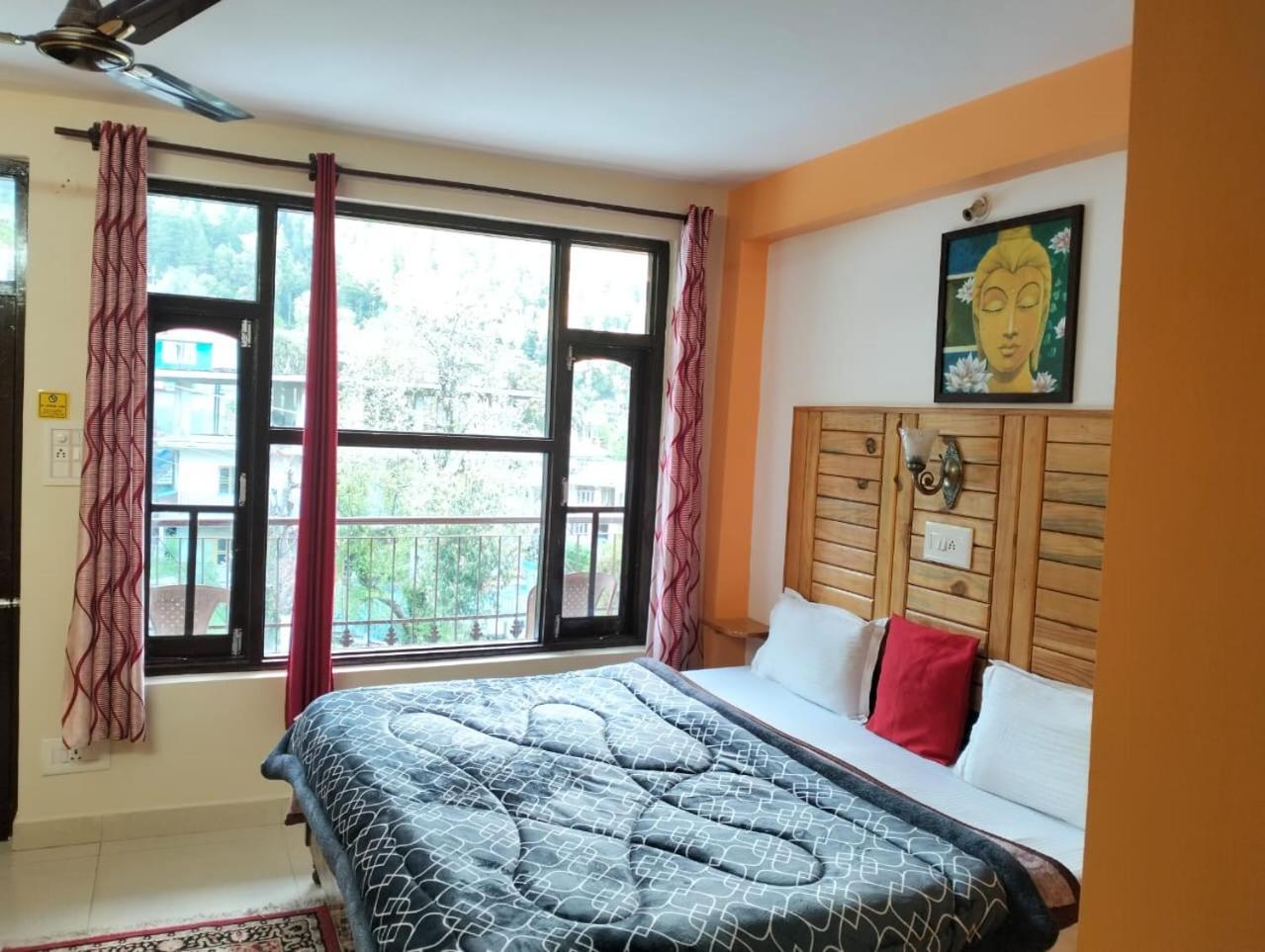 Aman Inn Dharamshala Buitenkant foto