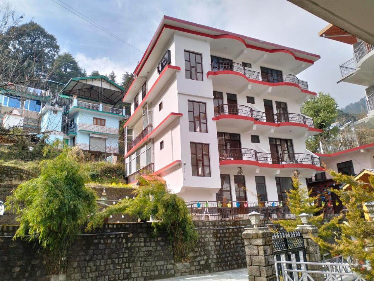 Aman Inn Dharamshala Buitenkant foto