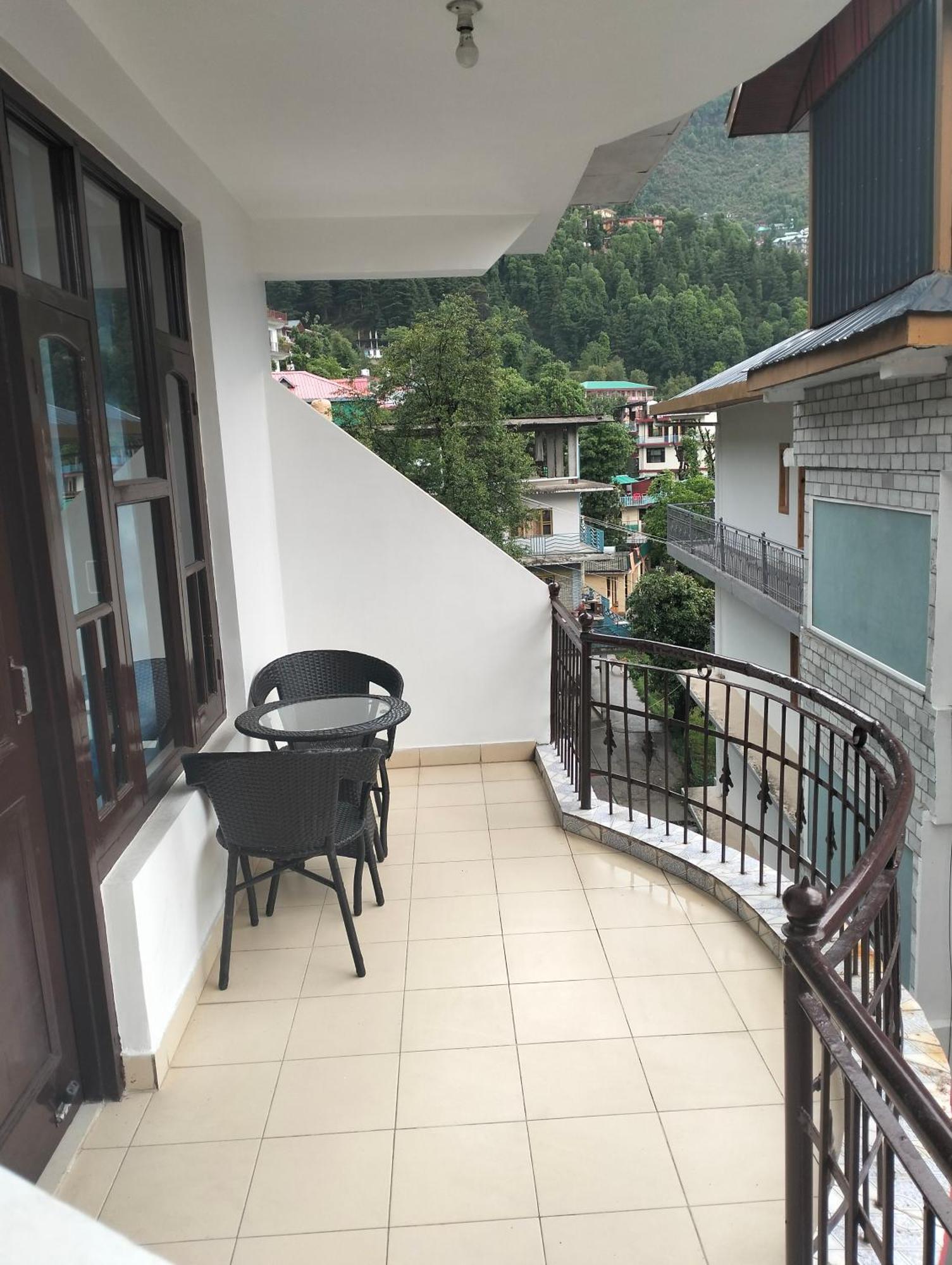 Aman Inn Dharamshala Buitenkant foto